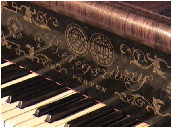 beregszaszy piano - $75,000 thumbnail 2