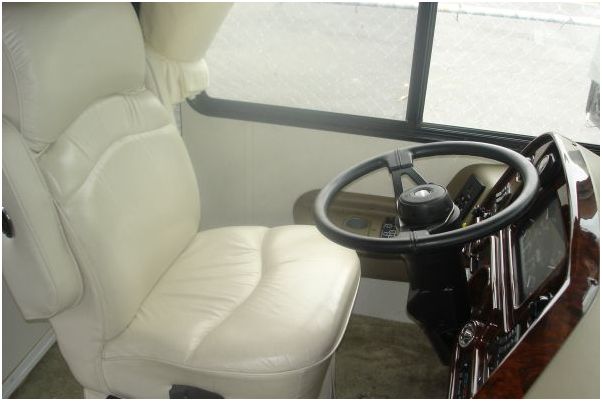 99 fleetwood 37 v discovery - $44,500 thumbnail 4