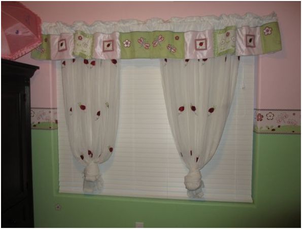 kidsline ladybug complete nursery crib bedding & decor collection - $145 thumbnail 3