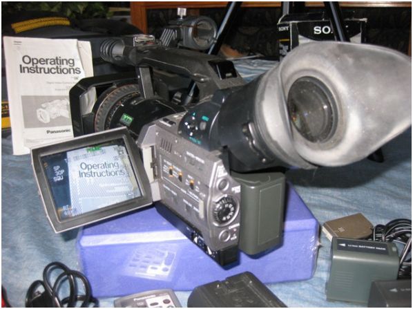panasonic dvx100a video camera, excellent shape, w/accessories - $650 thumbnail 2