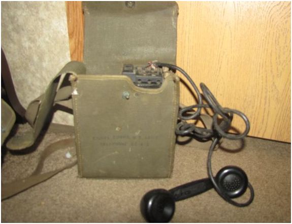 2 ww2 u.s. army field radios ee-8-b - $150 thumbnail 2