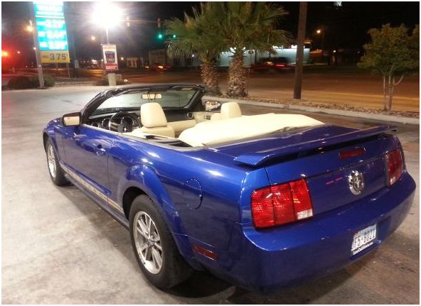 2005 ford mustang v6 convertible - $10,500 thumbnail 3