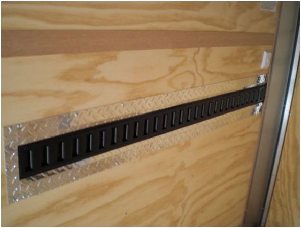 2013 6' x 10' enclosed trailer - $2,949 thumbnail 2