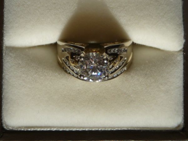 egl certified valentine diamond, 1.54ct, plus wedding set. - $9,000 thumbnail 3