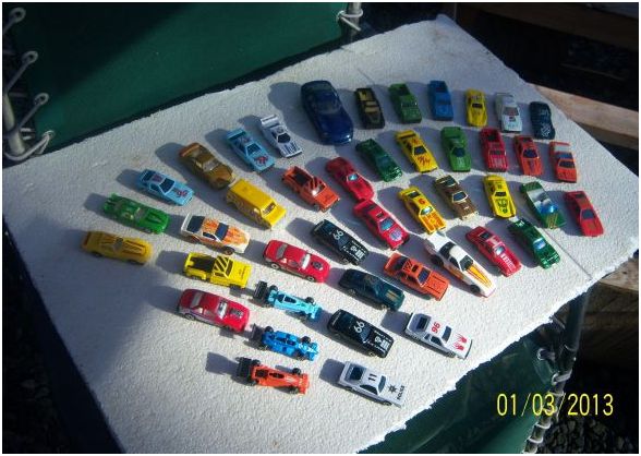 classical hotwheels cars - $100 thumbnail 2