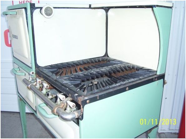 eureka antique gas porcelain cook stove - $350 thumbnail 2