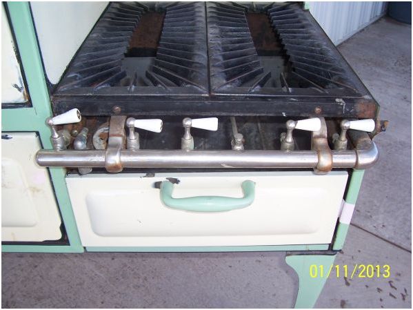 eureka antique gas porcelain cook stove - $350 thumbnail 3