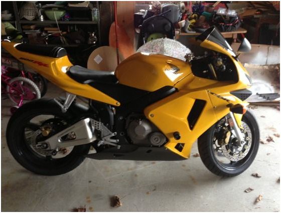 2003 honda cbr 600rr low miles!!! "looking 4 a classic car" - $5,000 thumbnail 2