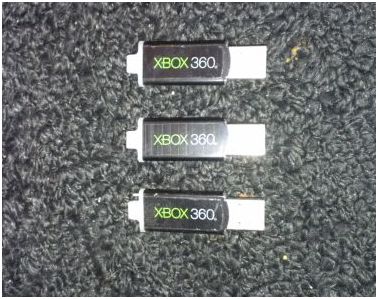 4gb xbox 360 slim/black w/games - $275 thumbnail 2