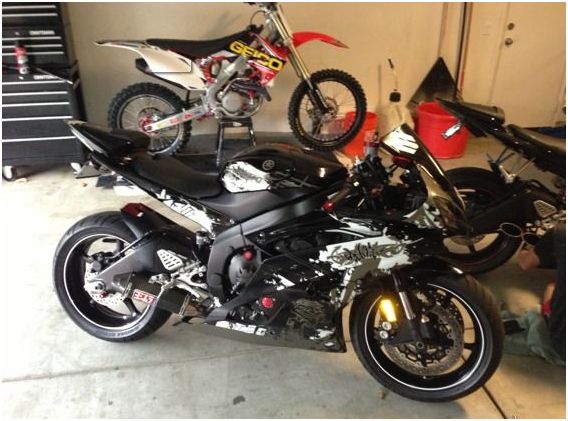 2010 yamaha r6 - $13,000 thumbnail 3