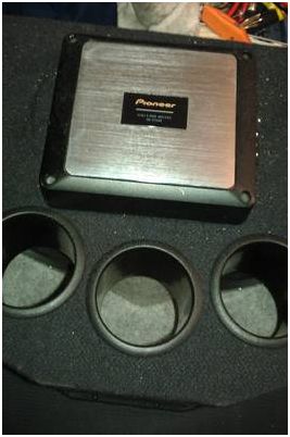 glass box with 2 12" 1000 watts pioneer speakers 1000 watt pioneer amp - $300 thumbnail 3