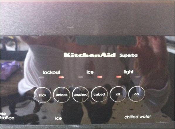 "kitchen aid" side-by-side stainless steel refrigerator with ice and water dispe thumbnail 2