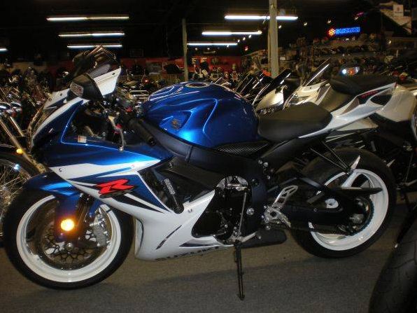 2011 suzuki gsxr 600 - $8,000 thumbnail 2