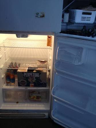 kenmoore 18cu white refrigerator - $150 thumbnail 2