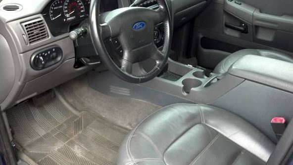 2002 ford explorer 4wd needs engine work - $6,900 thumbnail 3