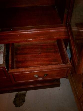 red mahogany library hutch cabinet - $275 thumbnail 3