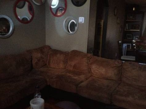 living room - $80 thumbnail 2