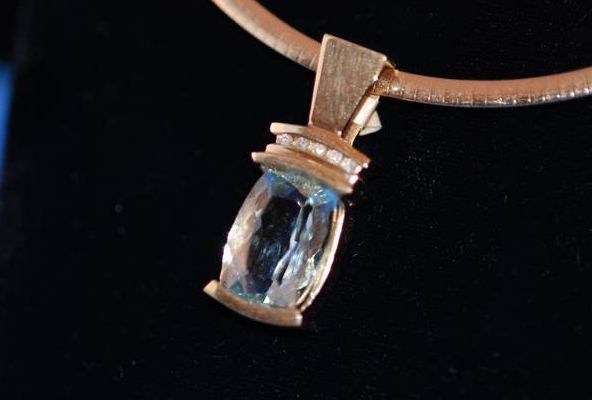 aquamarine & diamond gold pendant - $5,640 thumbnail 2
