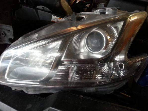 2009 maxima left and right headlights - $200 thumbnail 2