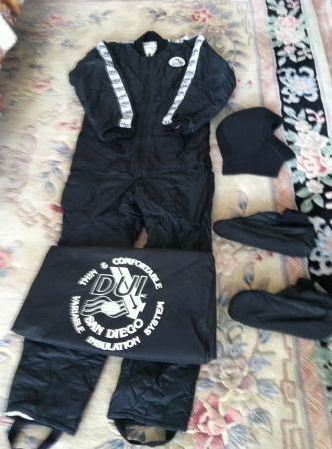 dry suite dui cf200x med - $800 thumbnail 2