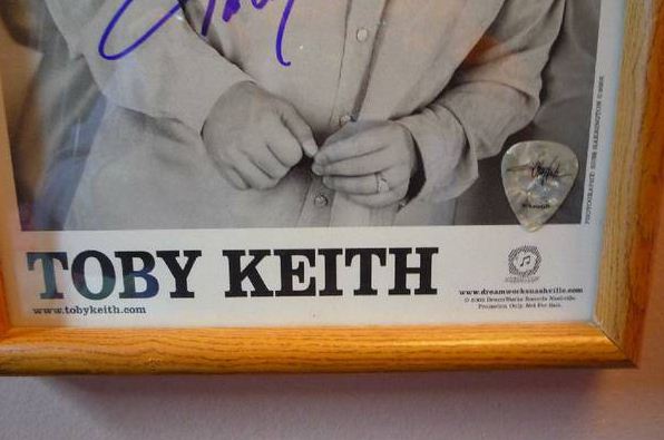 hand signed country artist **toby keith** - $50 thumbnail 2