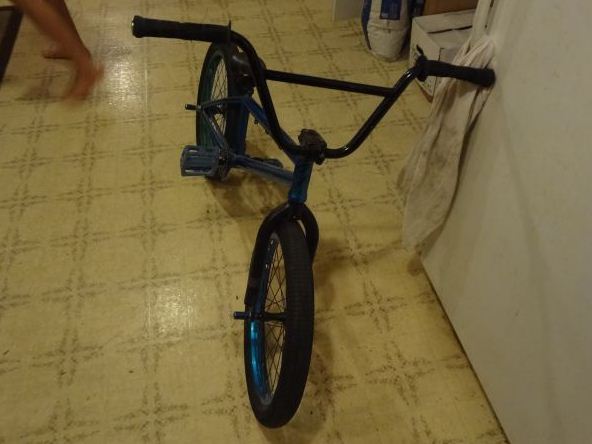 custom 2011 bmx bike - $400 thumbnail 2