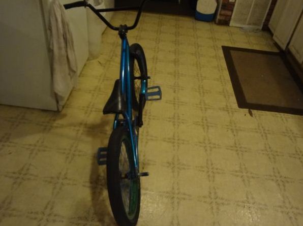 custom 2011 bmx bike - $400 thumbnail 3