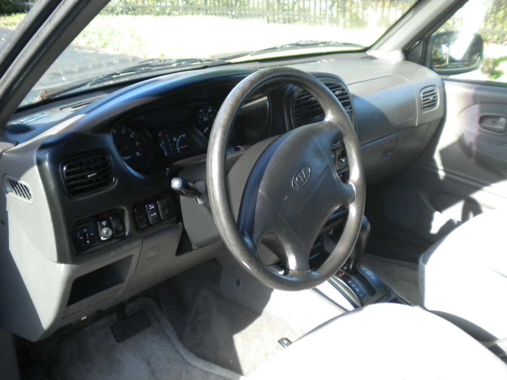 2001 kia sportage very well maintained - $2,995 thumbnail 4