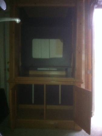 entertainment armoire mint condition - $250 thumbnail 3