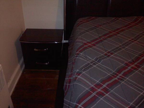 king size full black and silver bedroom set - $1,000 thumbnail 4