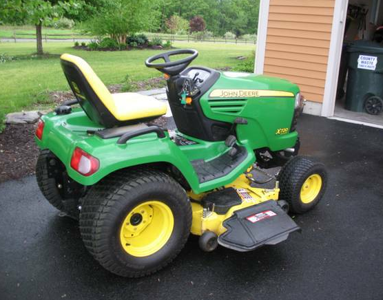 2011 john deere x720 garden tractor - $7,300 thumbnail 3