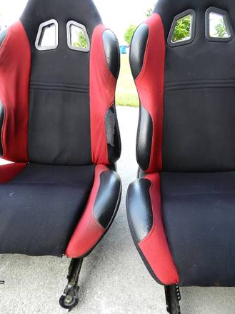 2 black and red racing seats - $150 thumbnail 2