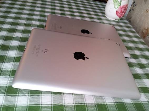 i have 2 black ipad2 ipad 2 32 gig wifi - $340 thumbnail 2