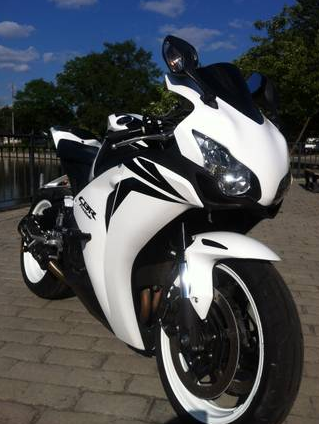 2010 black and white honda cbr 1000rr - $8,300 thumbnail 2