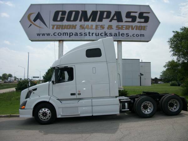2009 volvo vnl670 - $45,000 thumbnail 2