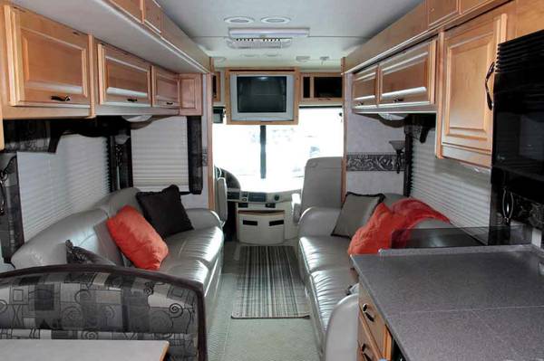 2004 fleetwood discover 20k miles - $125,000 thumbnail 2