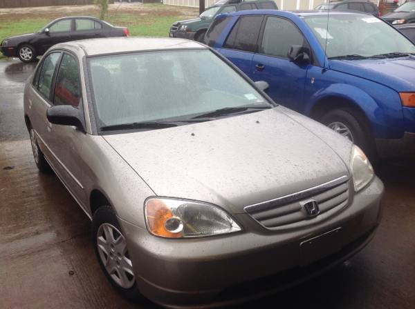 03 honda cívic lx sedan automatic with 120k - $4,000 thumbnail 2