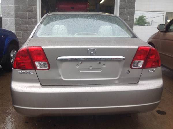 03 honda cívic lx sedan automatic with 120k - $4,000 thumbnail 3