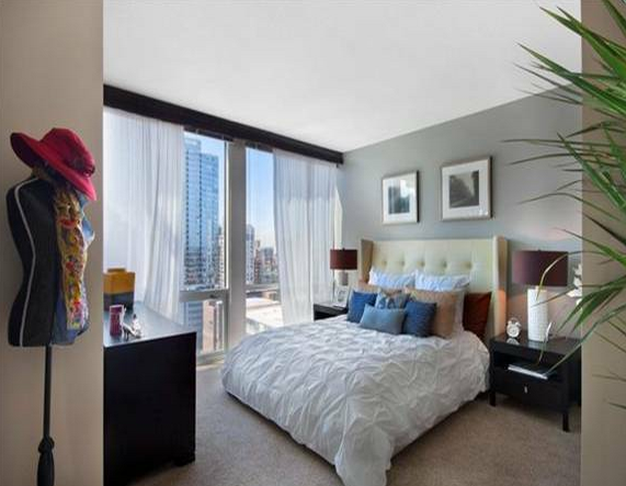 $1,950 / 2br - looking for a perfect 2 bed/2 bath in river north? thumbnail 3