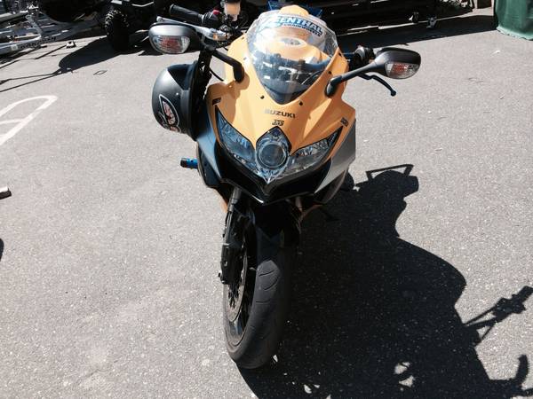 2008 gsx-r 600/ with 9000 miles. totally stunted out - $6,000 thumbnail 2