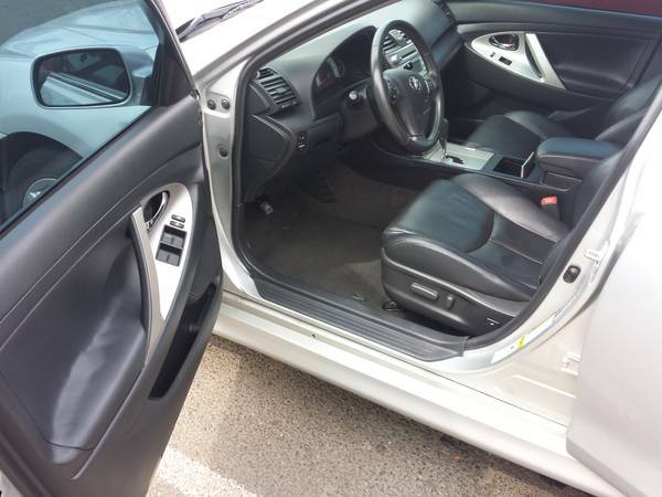 2007 toyota camry se 1-owner silver on black - $8,900 thumbnail 4