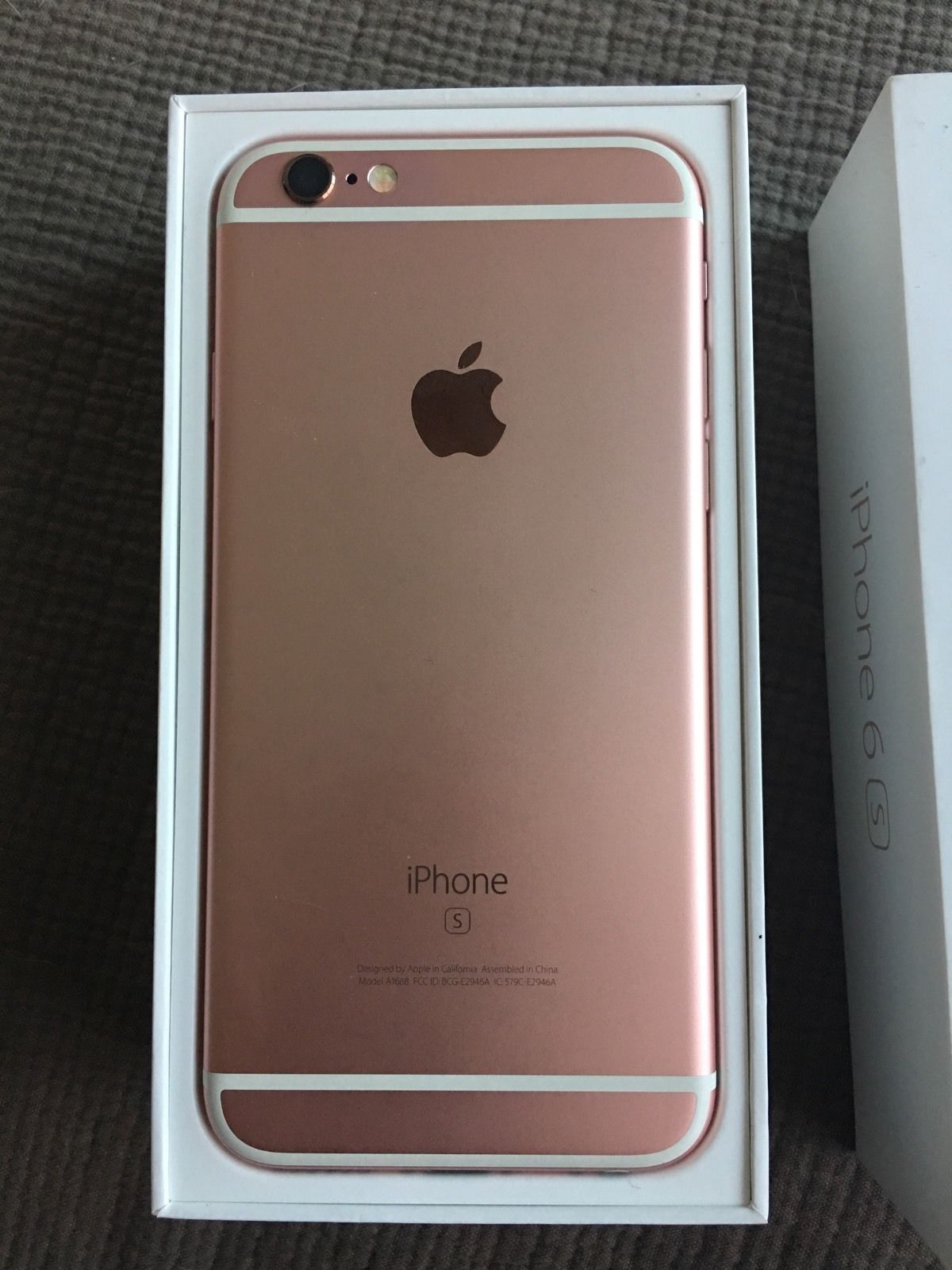 apple iphone 6s - 128gb - gold - unlocked - $400 thumbnail 2